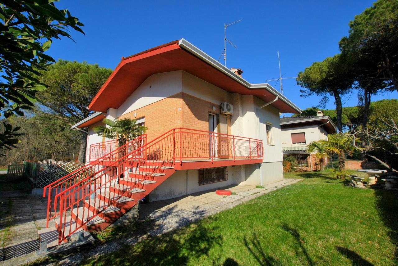 Villa A Lignano Riviera With Air Conditioning Lignano Sabbiadoro Eksteriør billede